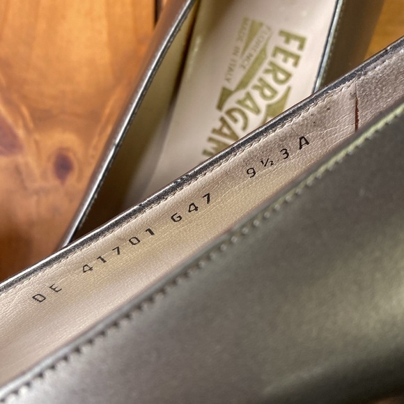 Vintage Salvatore Ferragamo pewter silver heeled almost flats 9.5 AAA - Picture 7 of 16